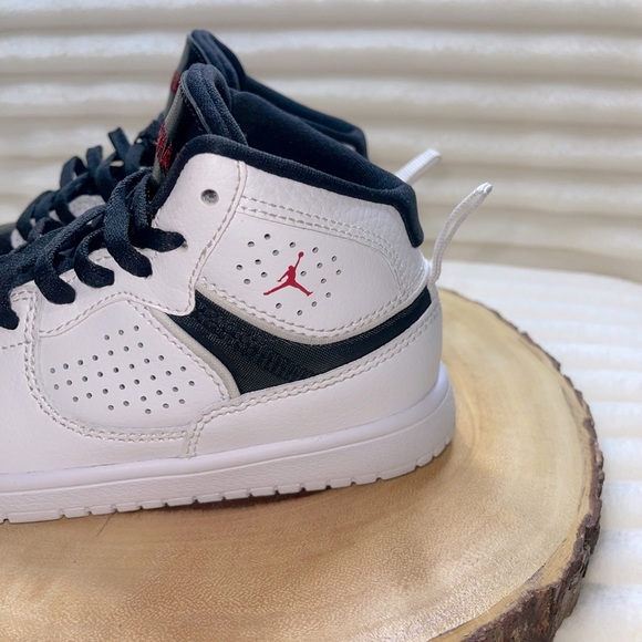 Air Jordan Access Basketball Shoes - Picture 3 of 11